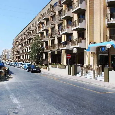 Hotel The 3*